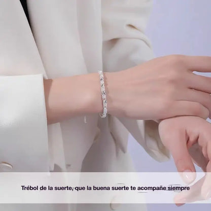 😀👉【Compra uno y llévate otro gratis, la opción de regalo perfecta】💖🍀Pulsera de plata 925 de moda para mujer con trébol de cuatro hojas【50% de descuento】