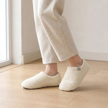 【36-45】Najpredávanejšie unisex zimné domáce papuče – mäkká podrážka, uzavretá päta, tiché, s pamäťovou penou
